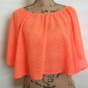 💥GB Bat Winged Crop Top💥